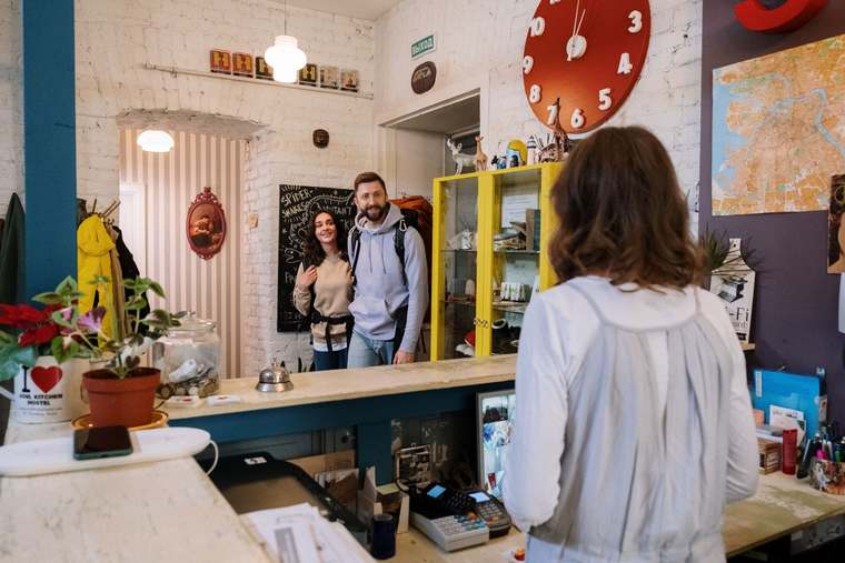 A host displays their guest reviews and TripAdvisor Excellence Badge on their rental website.