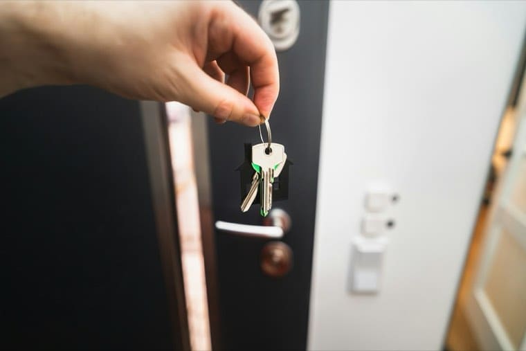 Llaves de una vivienda entregadas en el check-in, la información más consultada de una guía