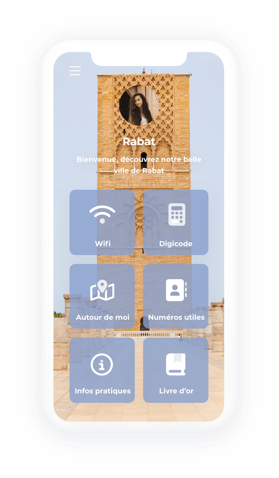 Smartphone affichant un livret d’accueil digital sur la ville de Rabat avec informations pratiques